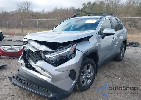 2022 Toyota Rav4 Xle z USA, uszkodzony, nr VIN 2T3P1RFV1NC258051